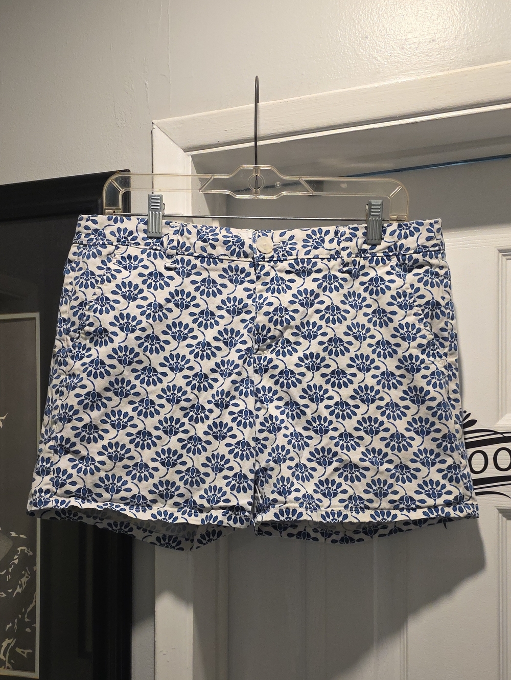 Liz Claiborne White and Blue Floral Bermuda Shorts